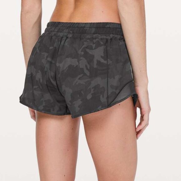 Lululemon Hotty Hot Short II *2.5" Incognito Camo Multi Grey / Black | 12 - Picture 2 of 7